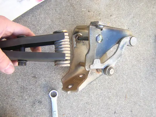 Door Hinges One At A Time Gbodyforum 78 88 General Motors A